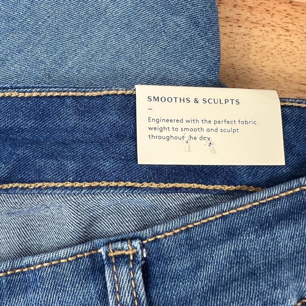 Universal Thread Women's High-Rise Patched Jeans - Size 10/30R - NWT - Picture 10 of 12